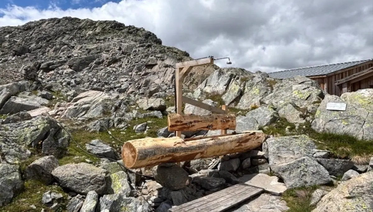 Die Open-Air-Dusche vor der Rauhekopfhütte. | © Frank Schumann