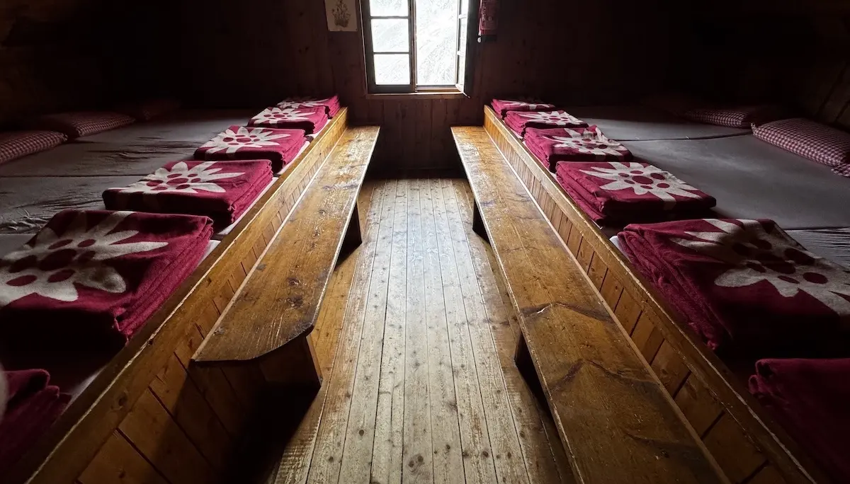 Matratzenlager auf der Rauhekopfhütte. | © Helmut Schgeiner