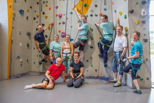 vlnr: Jürgen, Ute B, Ute L, Sascha, Boris, Maik, Christin, vorne Jürgen und Maximiliane. 2025 | © Ute Biedermann