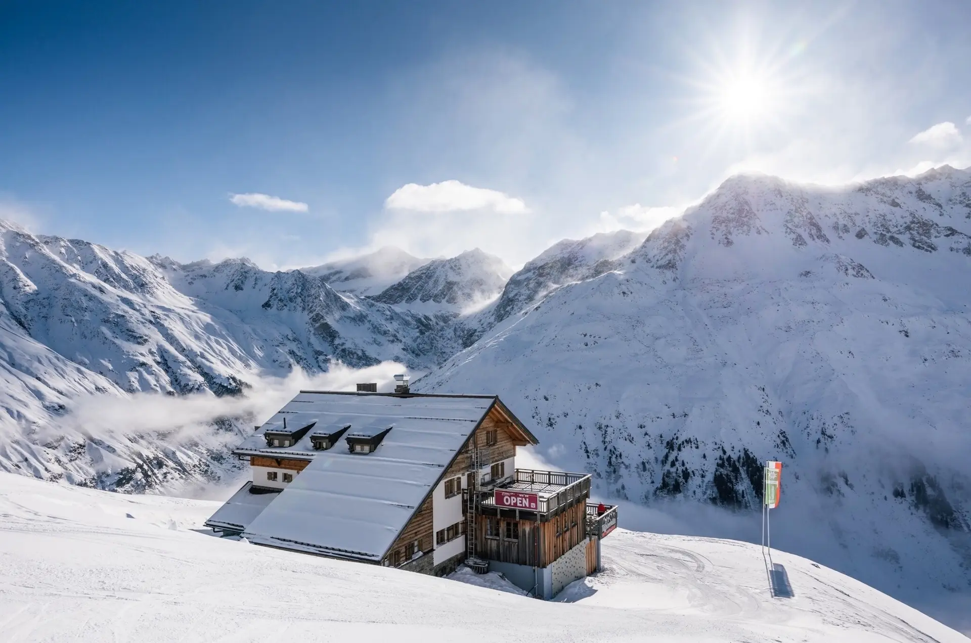 Von der  Riffelseehütte geht es direkt ins Wintervergnügen. | © Tourismusverband Pitztal