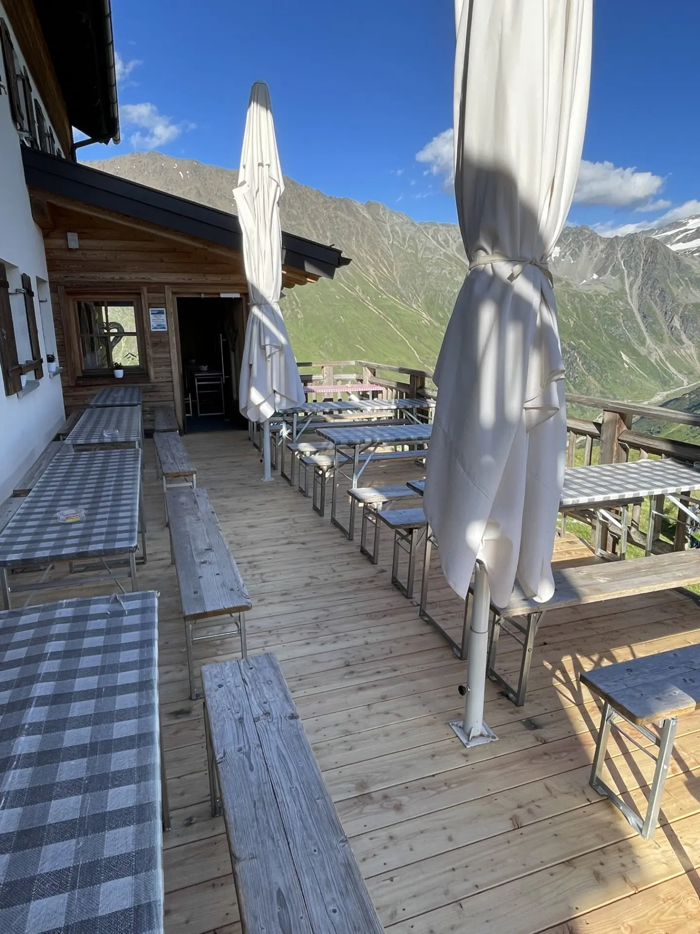 Die Terrasse der Riffelseehütte wird nach der Sommersaison 2026 erweitert. | © Daniel Sterner